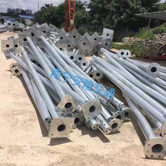 公路標(biāo)志桿怎樣防止質(zhì)量問題？